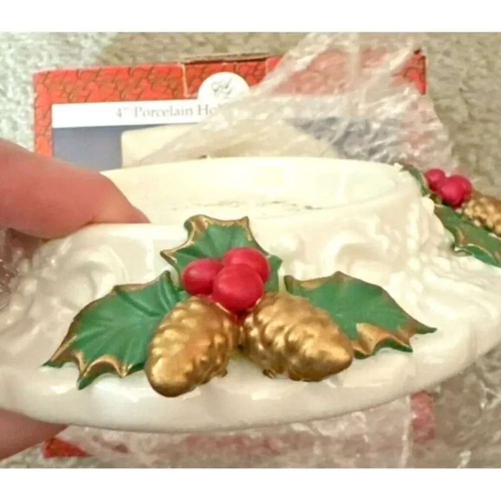 Vintage Artmark Chicago 7x4 Inch Porcelain Holly Candle‎ Holder NIB Holiday